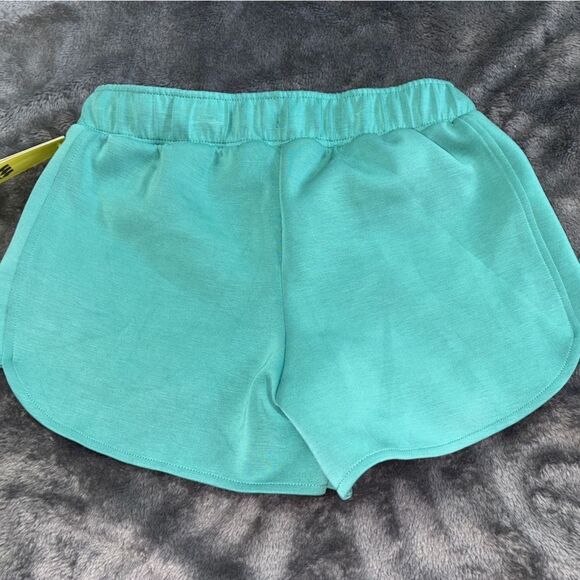 Nwt all in motion size 10/12 green airy shorts - Picture 4 of 4